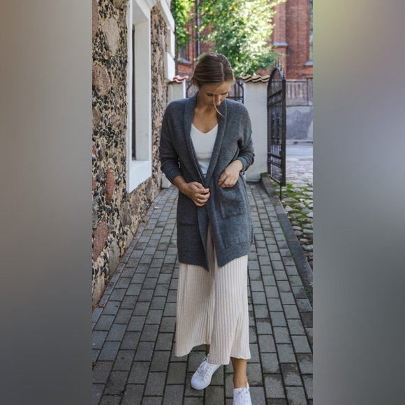 Miley & Molly Long Gray Cardigan Women's Large Sweater Pockets Button Up - Picture 1 of 4